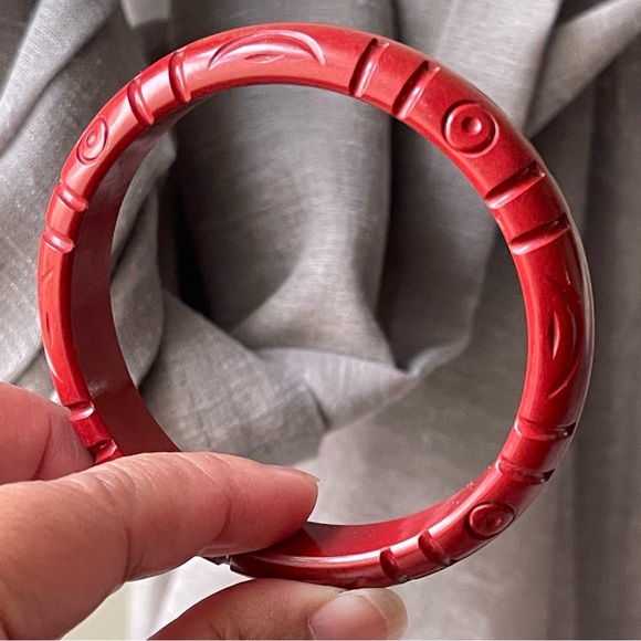 Bakelite Rare Antique Art Deco Vintage Deep Red Hand Carved 3" Diameter - Picture 11 of 16